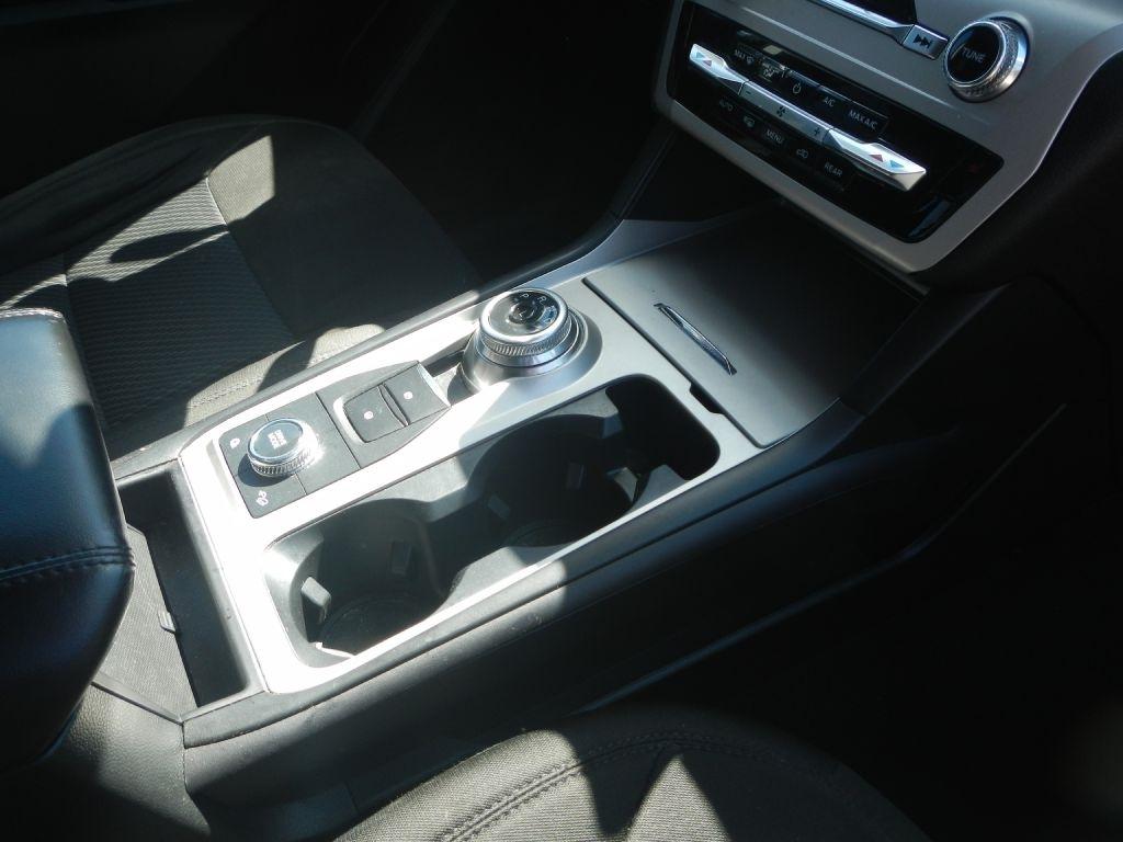 Ford Explorer XLT AWD 2023