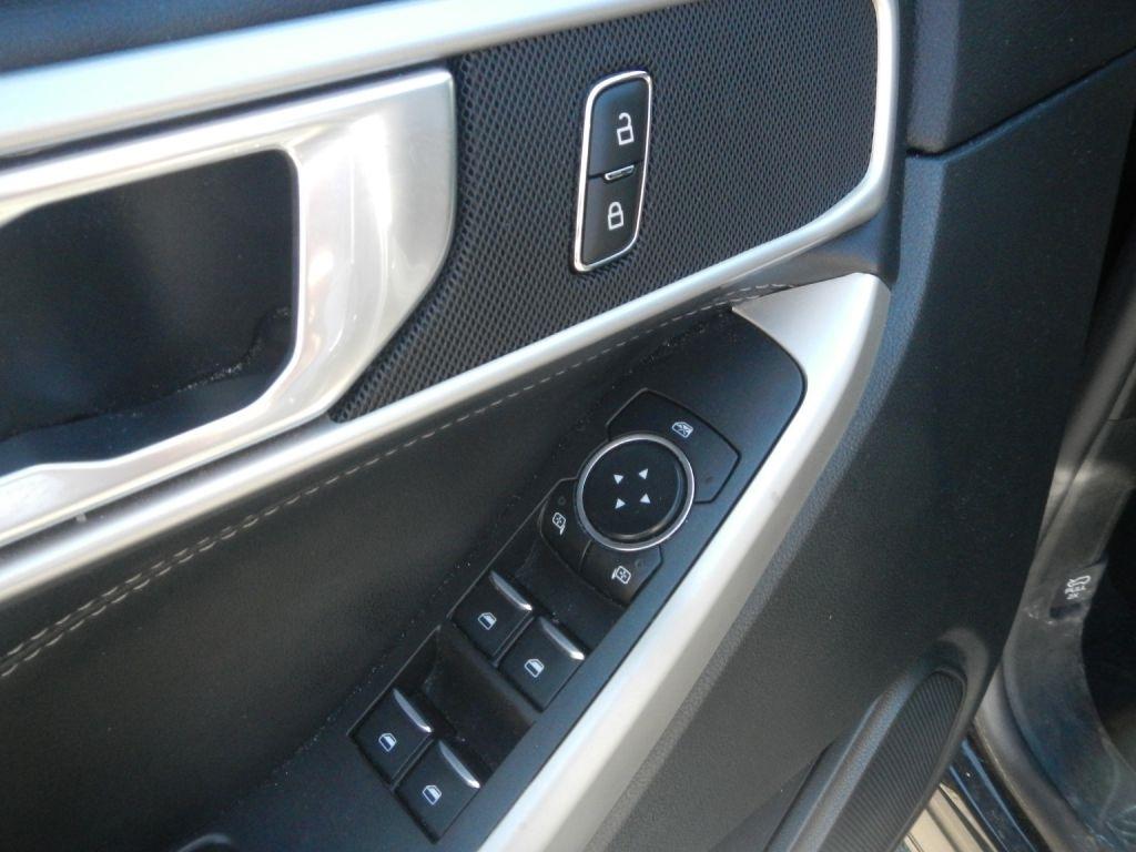 Ford Explorer XLT AWD 2023