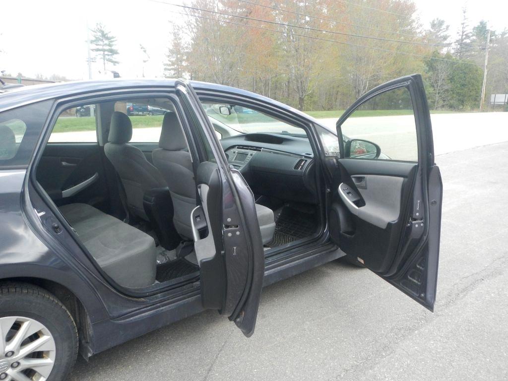Toyota Prius Plug-In 2012