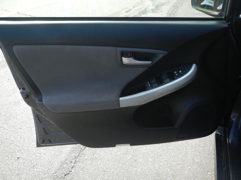 Toyota Prius Plug-In 2012