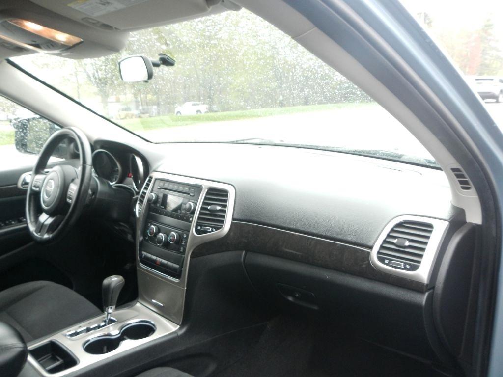 Jeep Grand Cherokee Laredo 4WD 2012