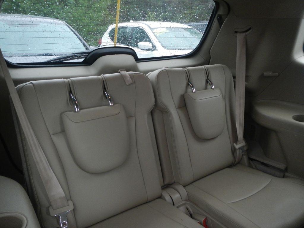 Toyota Highlander Base 4WD 2011