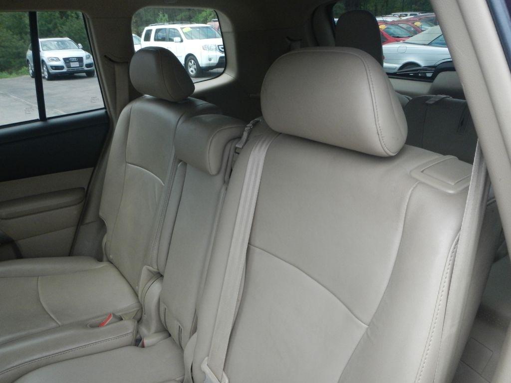 Toyota Highlander Base 4WD 2011