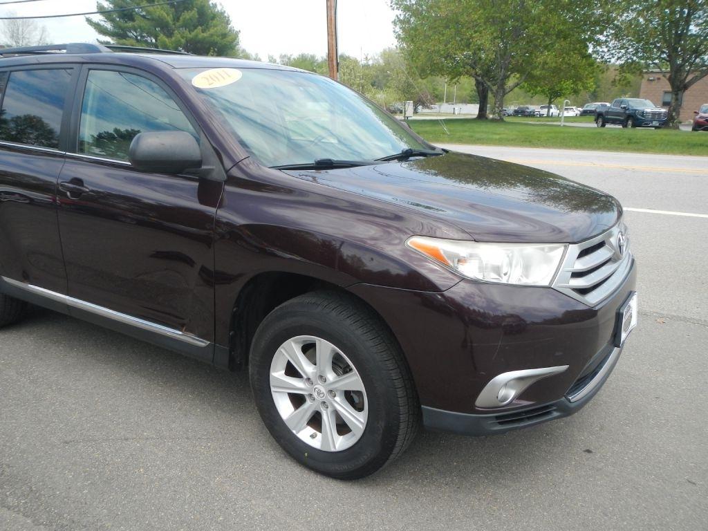 Toyota Highlander Base 4WD 2011