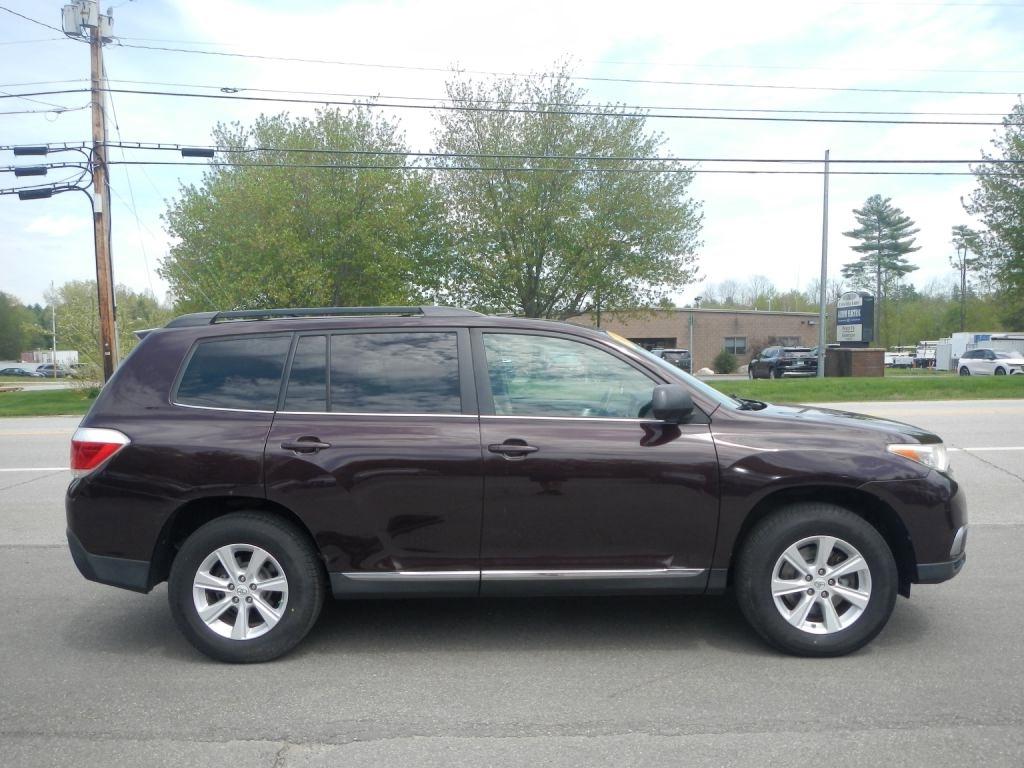 Toyota Highlander Base 4WD 2011