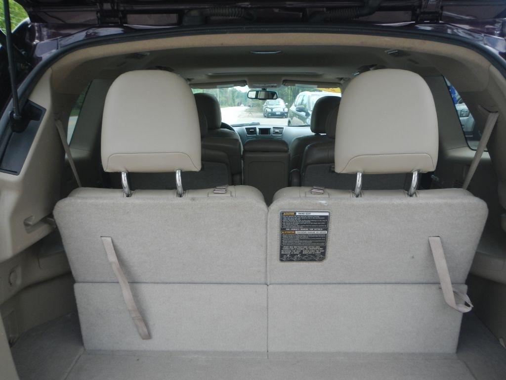 Toyota Highlander Base 4WD 2011