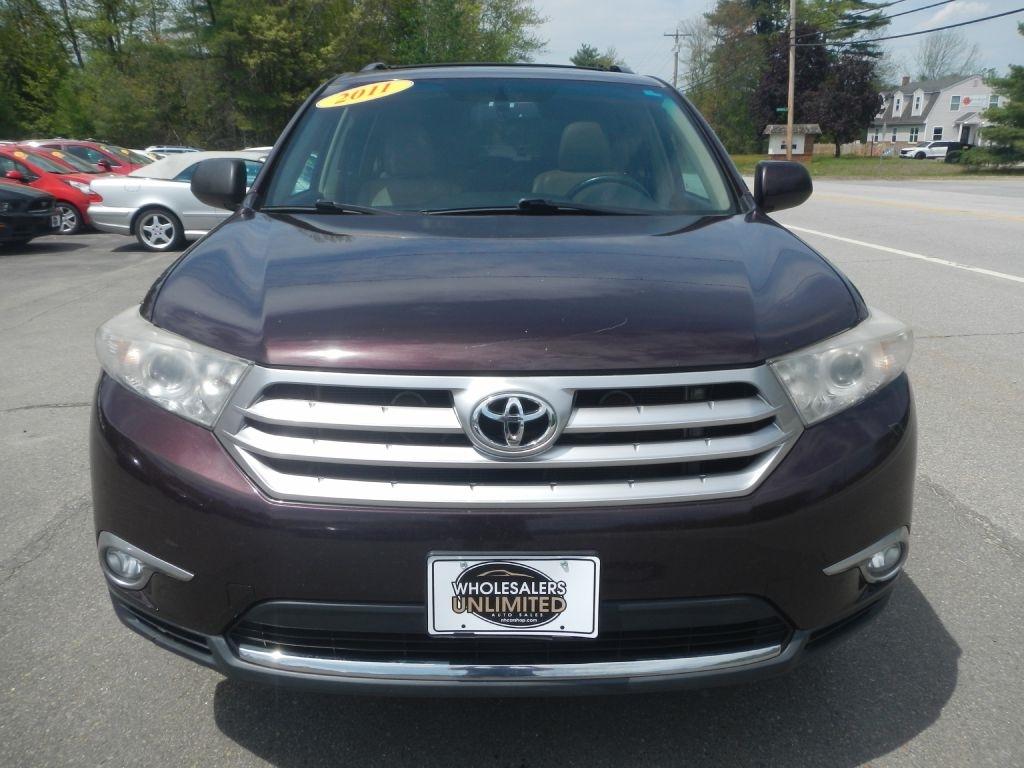 Toyota Highlander Base 4WD 2011