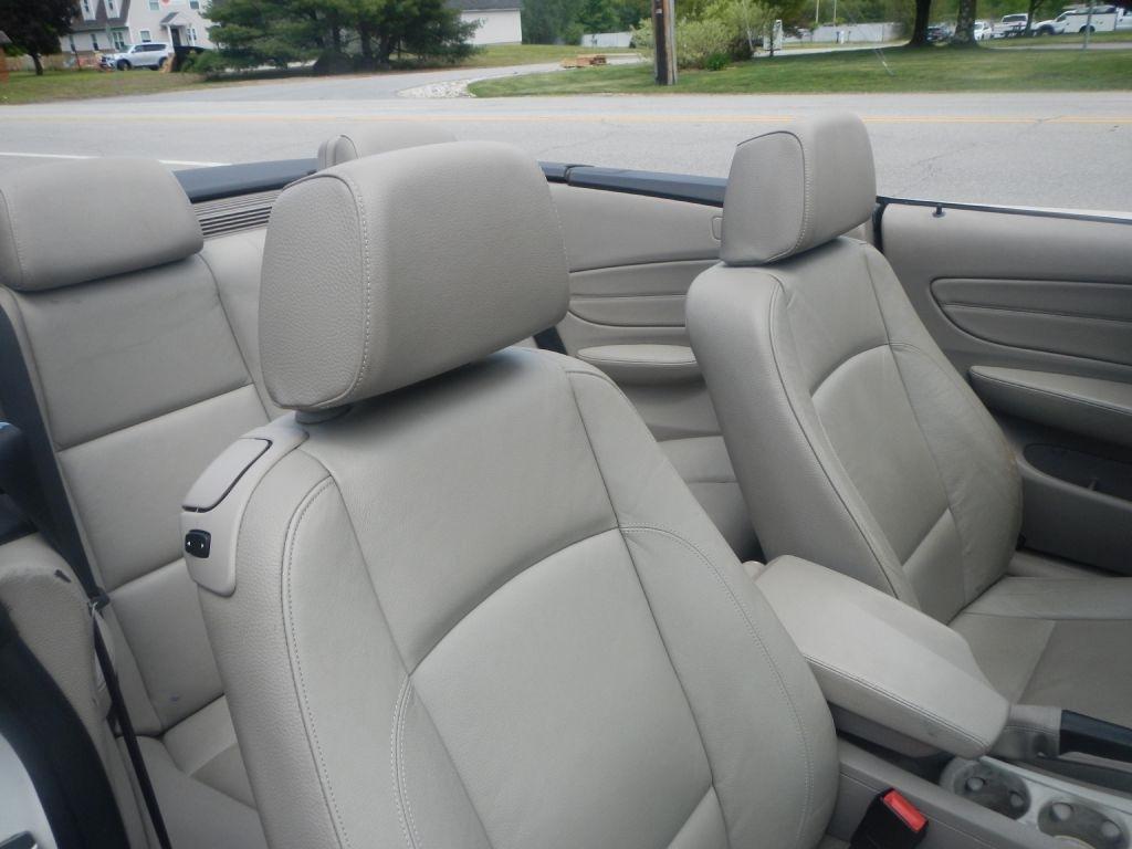 BMW 1-Series 128i Convertible 2011