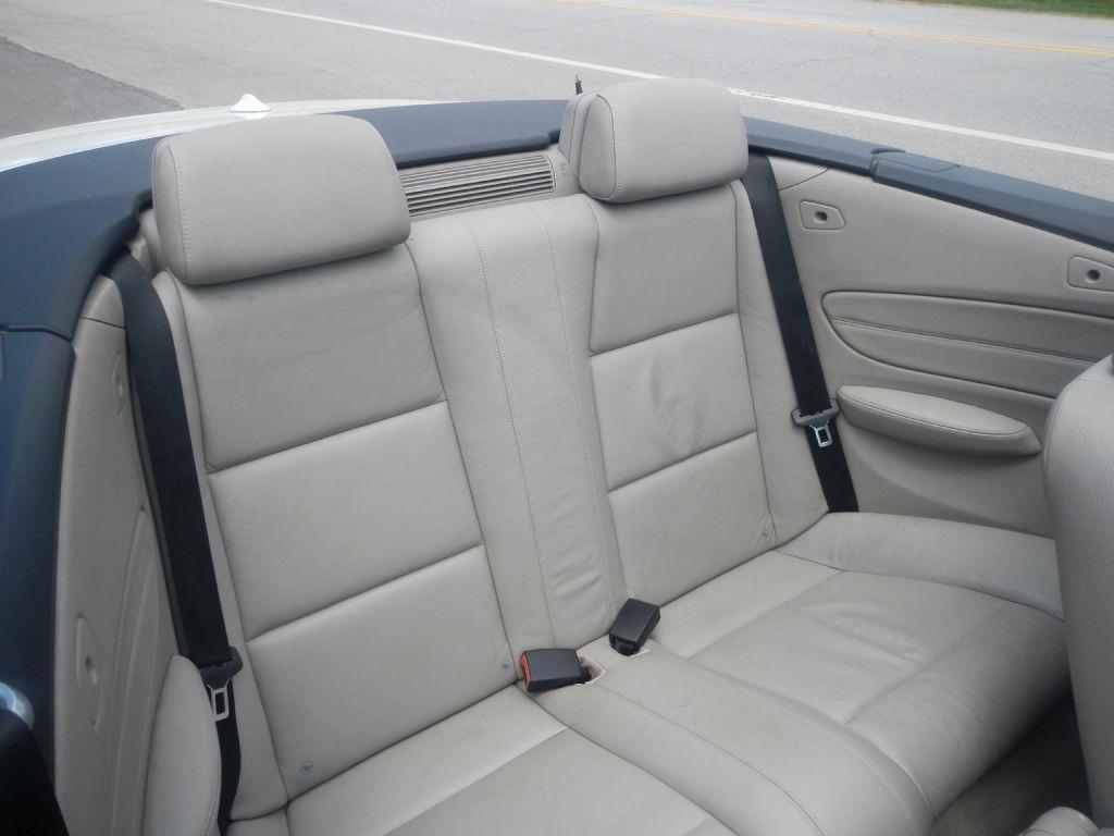 BMW 1-Series 128i Convertible 2011