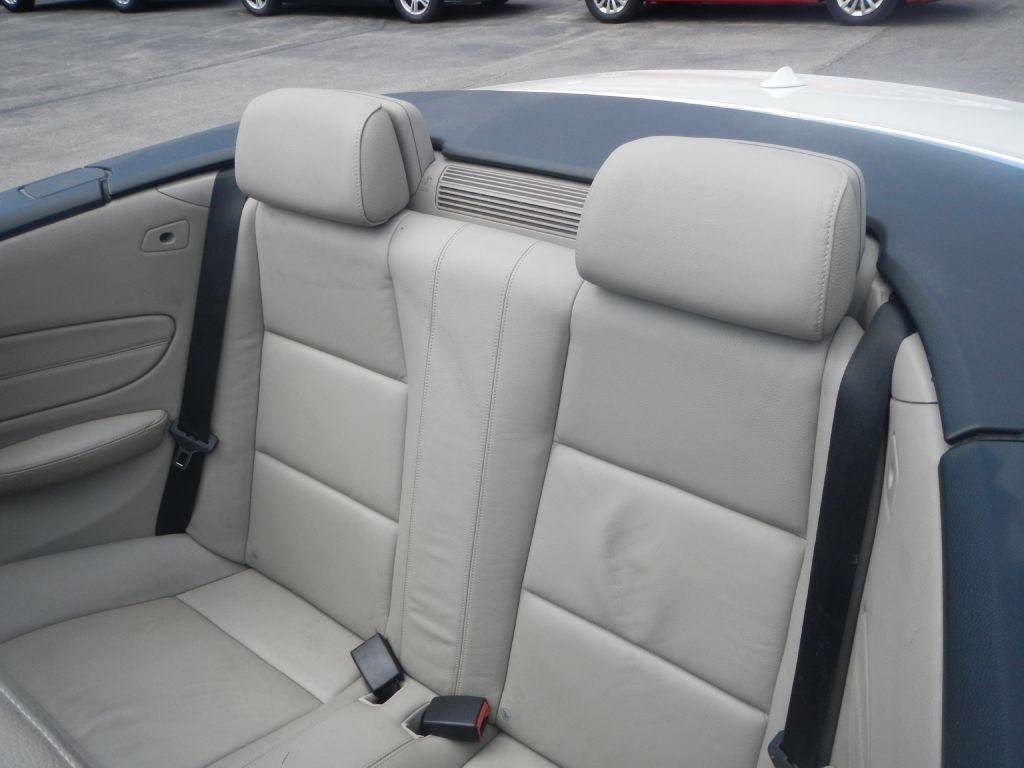 BMW 1-Series 128i Convertible 2011
