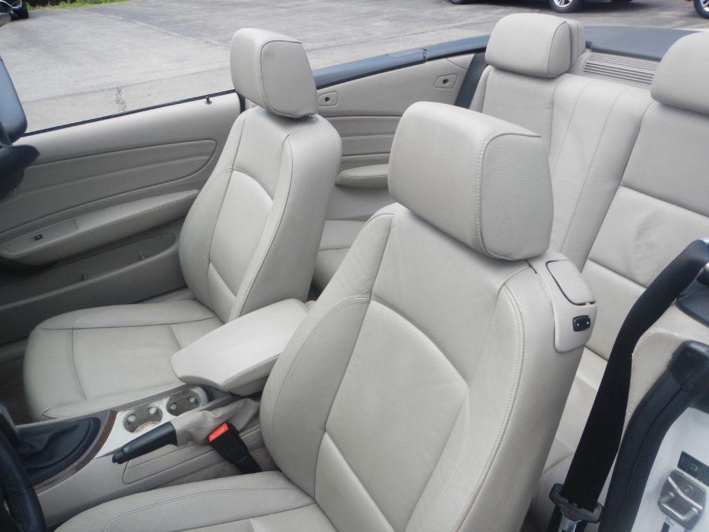BMW 1-Series 128i Convertible 2011