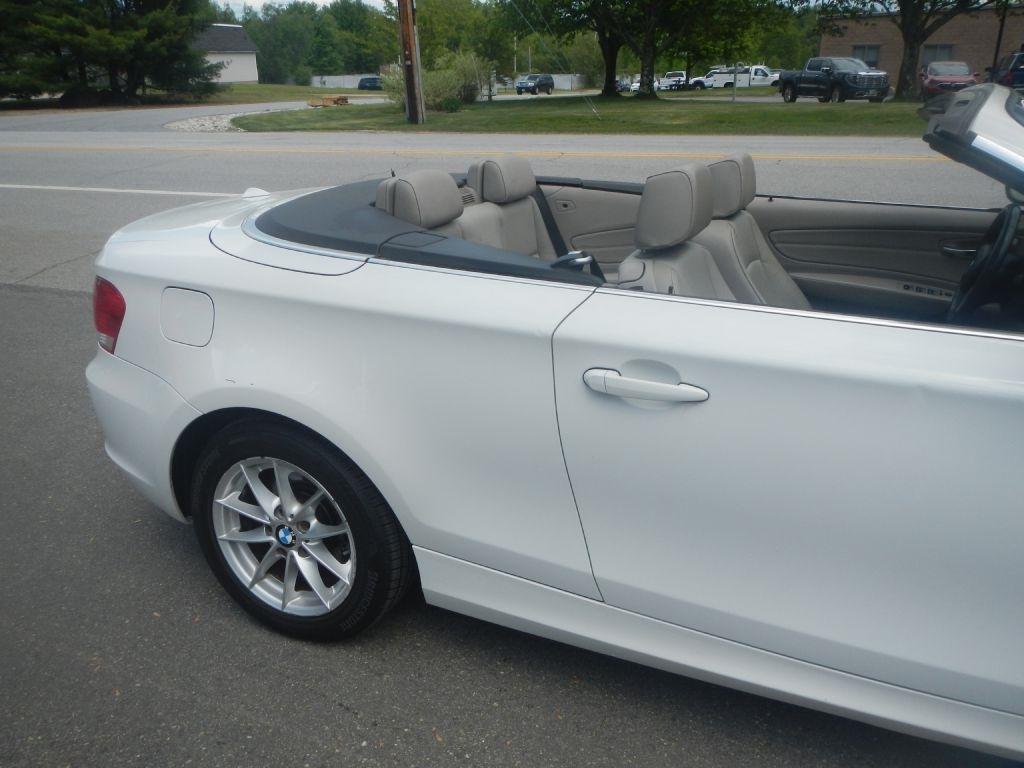 BMW 1-Series 128i Convertible 2011