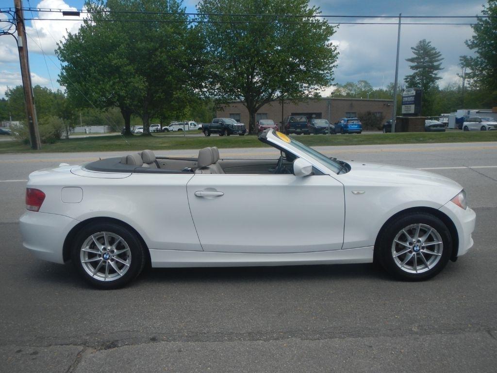 BMW 1-Series 128i Convertible 2011