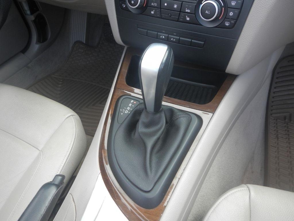 BMW 1-Series 128i Convertible 2011