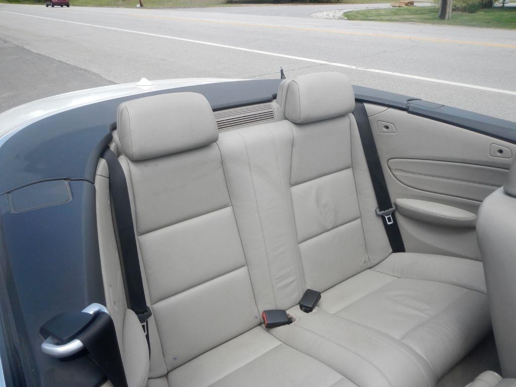 BMW 1-Series 128i Convertible 2011