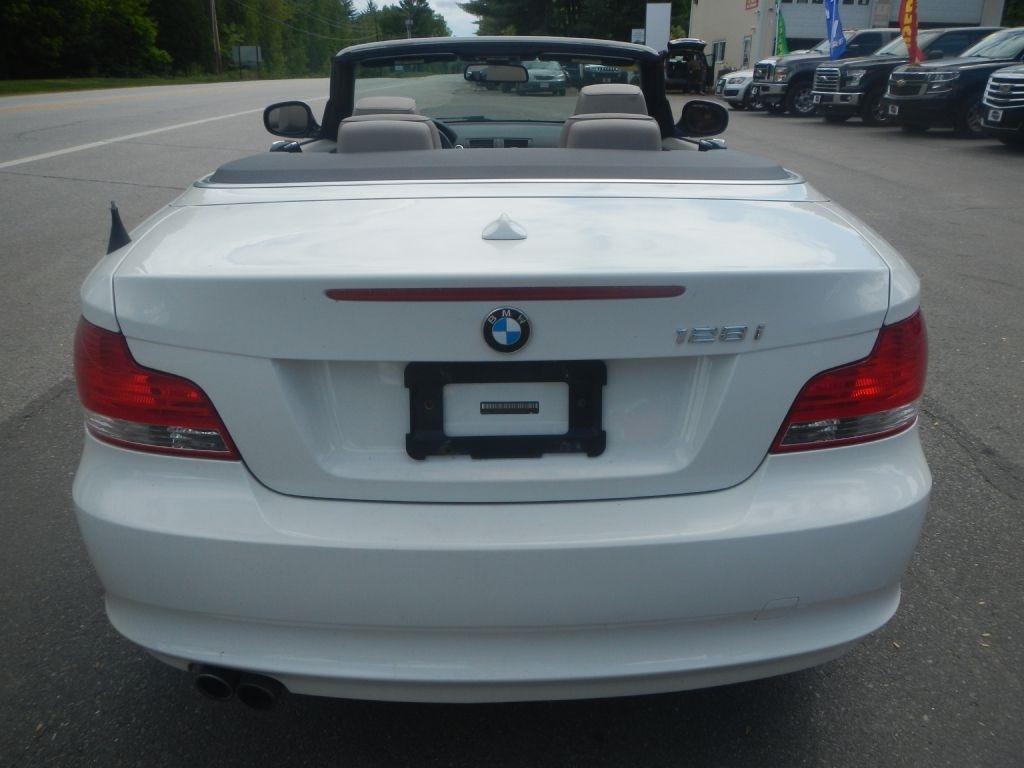 BMW 1-Series 128i Convertible 2011
