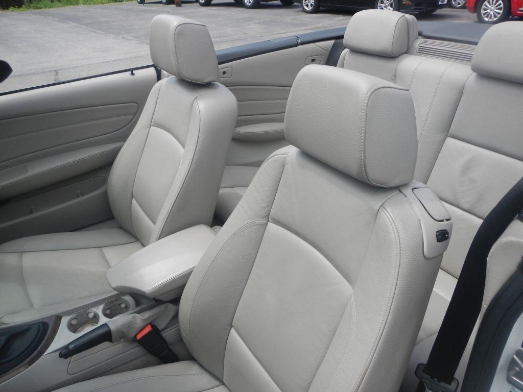BMW 1-Series 128i Convertible 2011