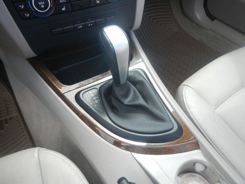 BMW 1-Series 128i Convertible 2011