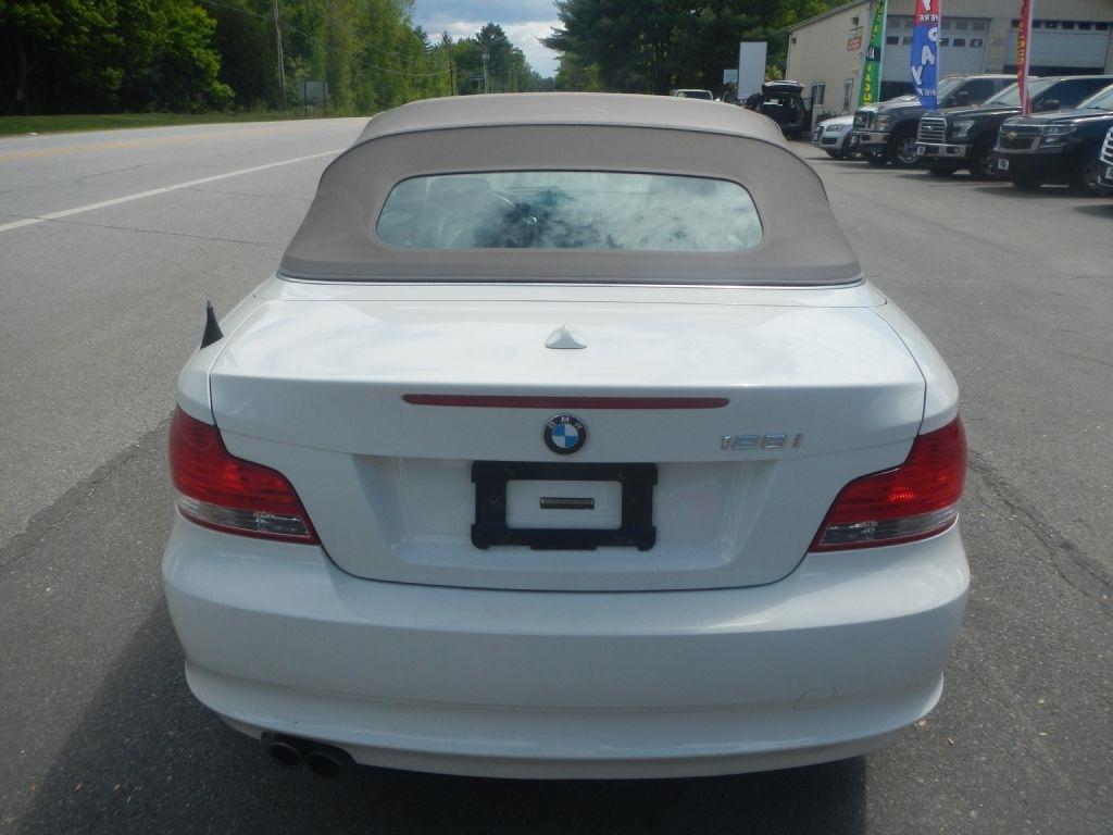 BMW 1-Series 128i Convertible 2011