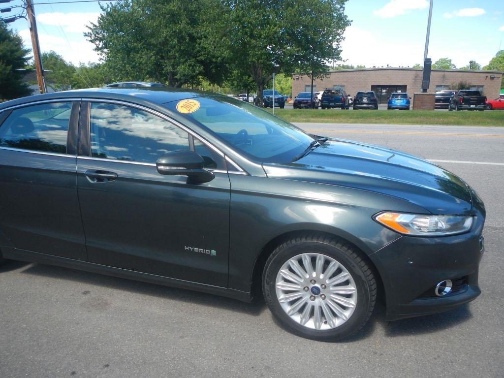 Ford Fusion Hybrid SE 2015