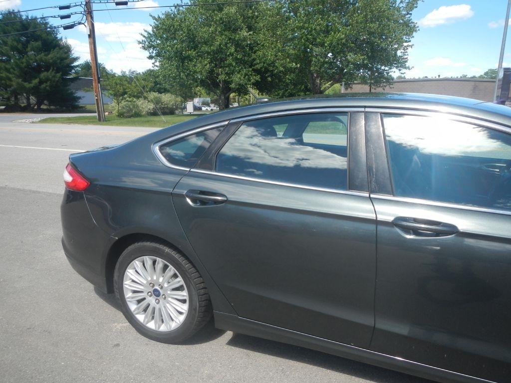 Ford Fusion Hybrid SE 2015