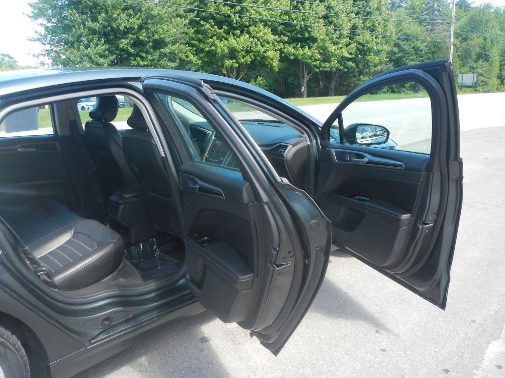 Ford Fusion Hybrid SE 2015