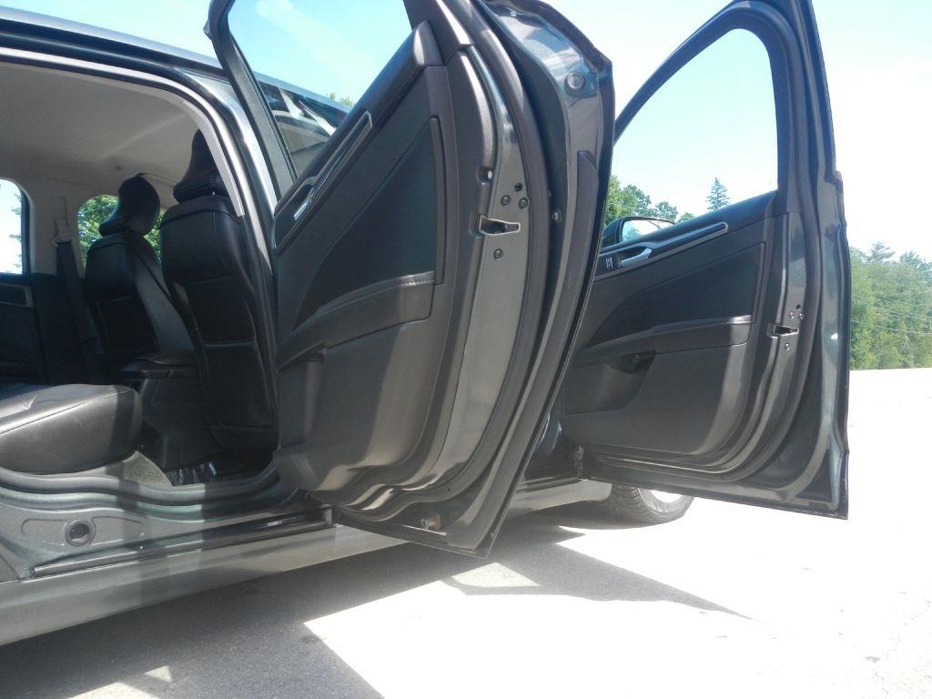 Ford Fusion Hybrid SE 2015