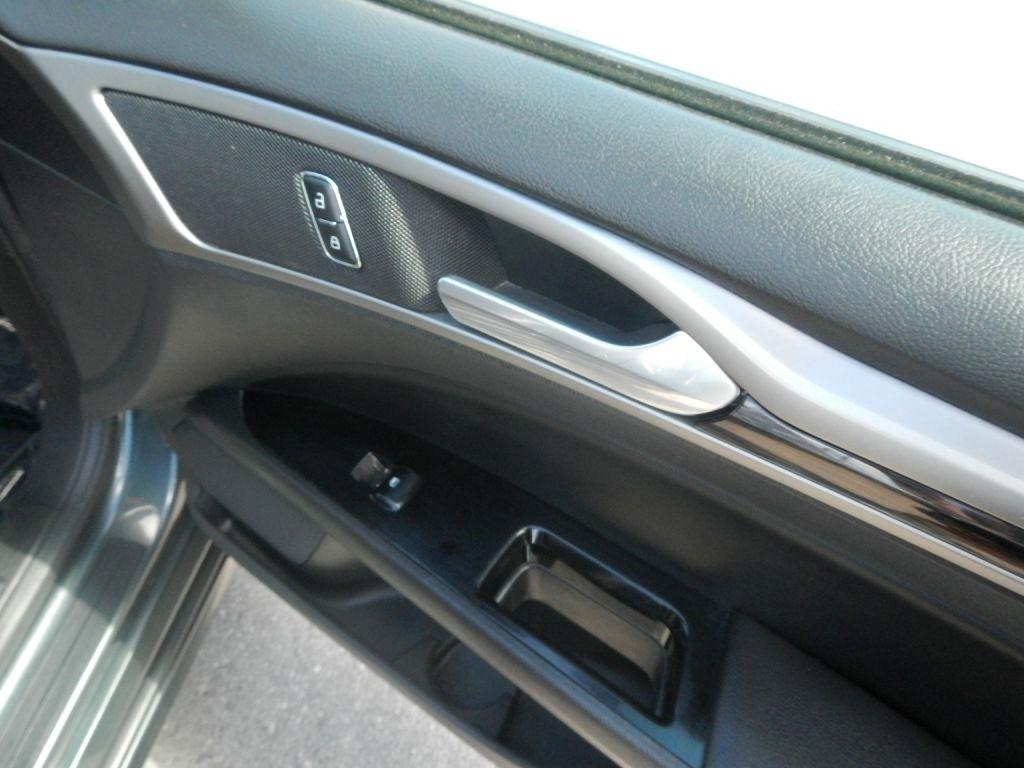 Ford Fusion Hybrid SE 2015
