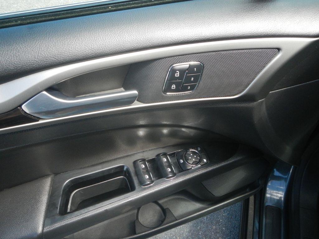 Ford Fusion Hybrid SE 2015