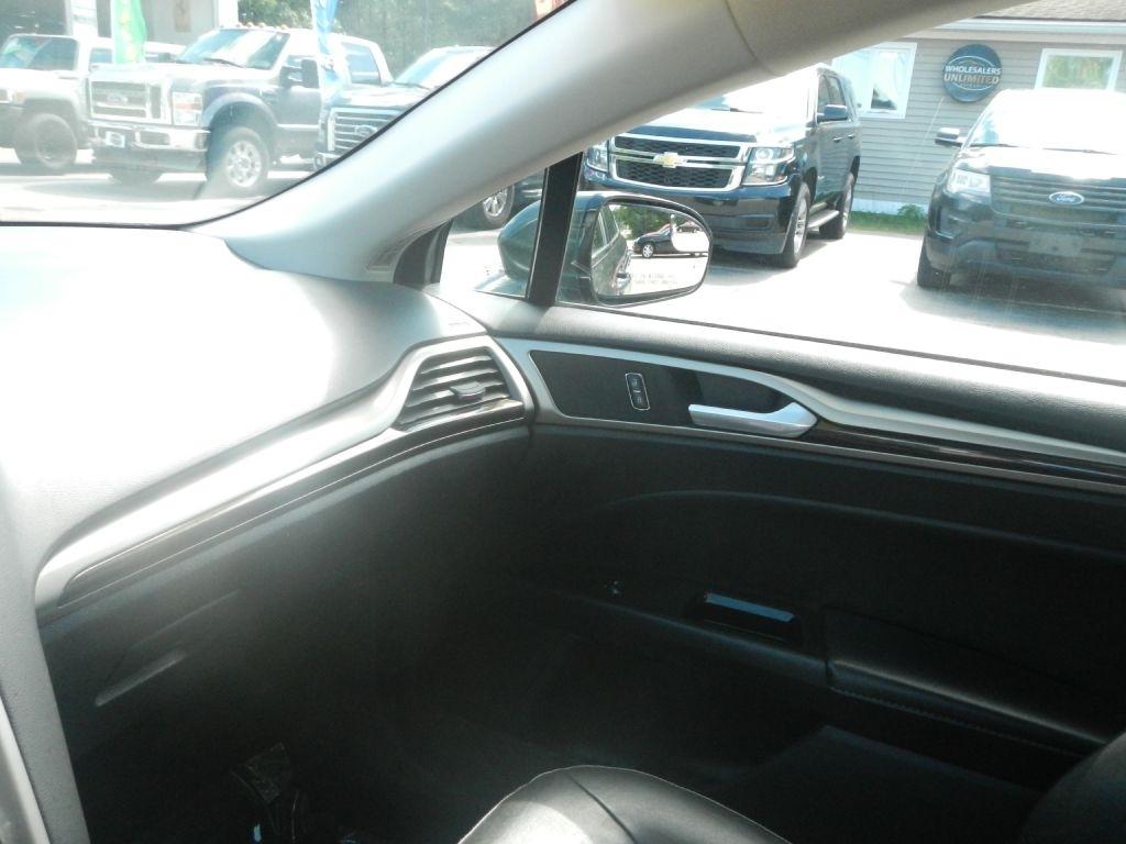 Ford Fusion Hybrid SE 2015