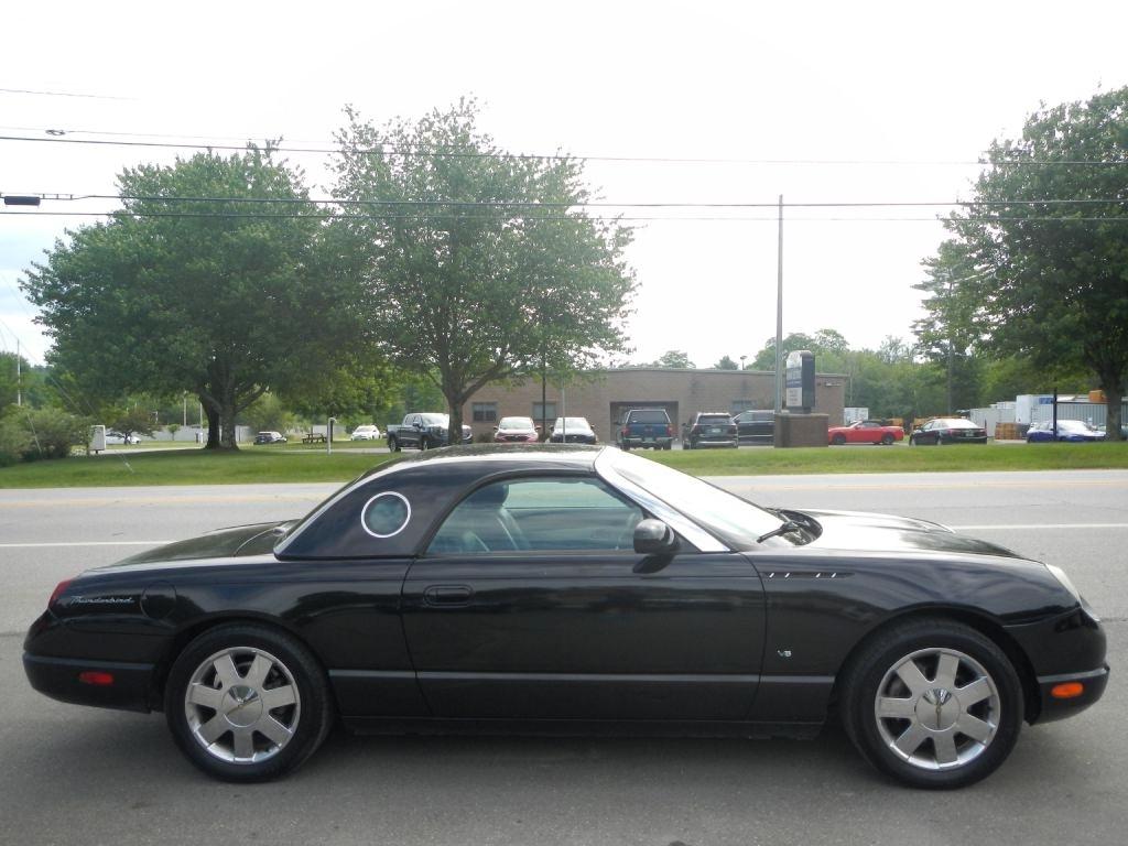 Ford Thunderbird Deluxe 2003