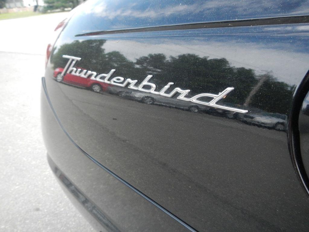 Ford Thunderbird Deluxe 2003