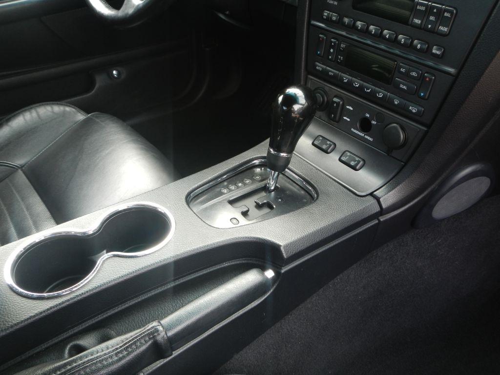 Ford Thunderbird Deluxe 2003
