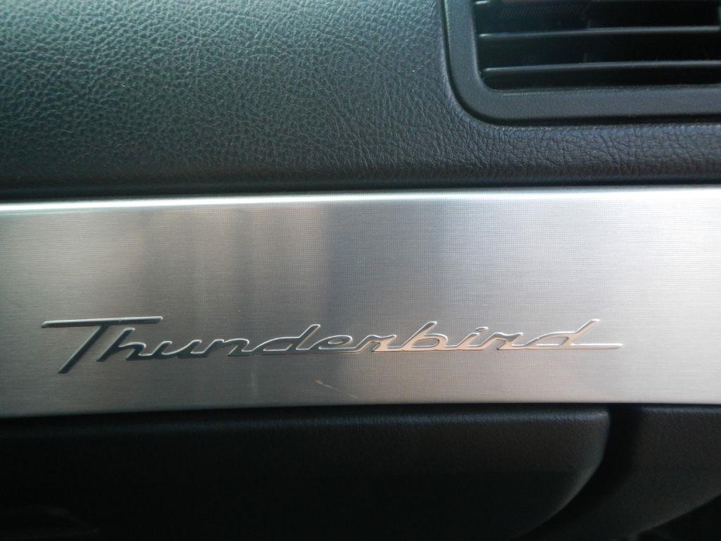 Ford Thunderbird Deluxe 2003