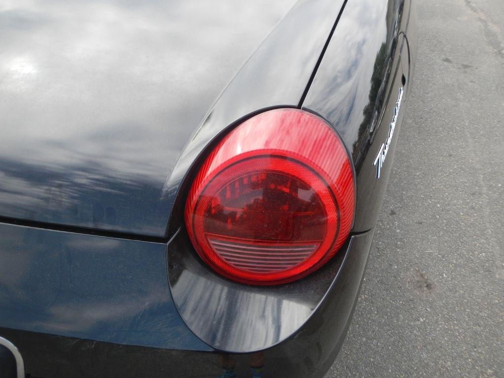Ford Thunderbird Deluxe 2003
