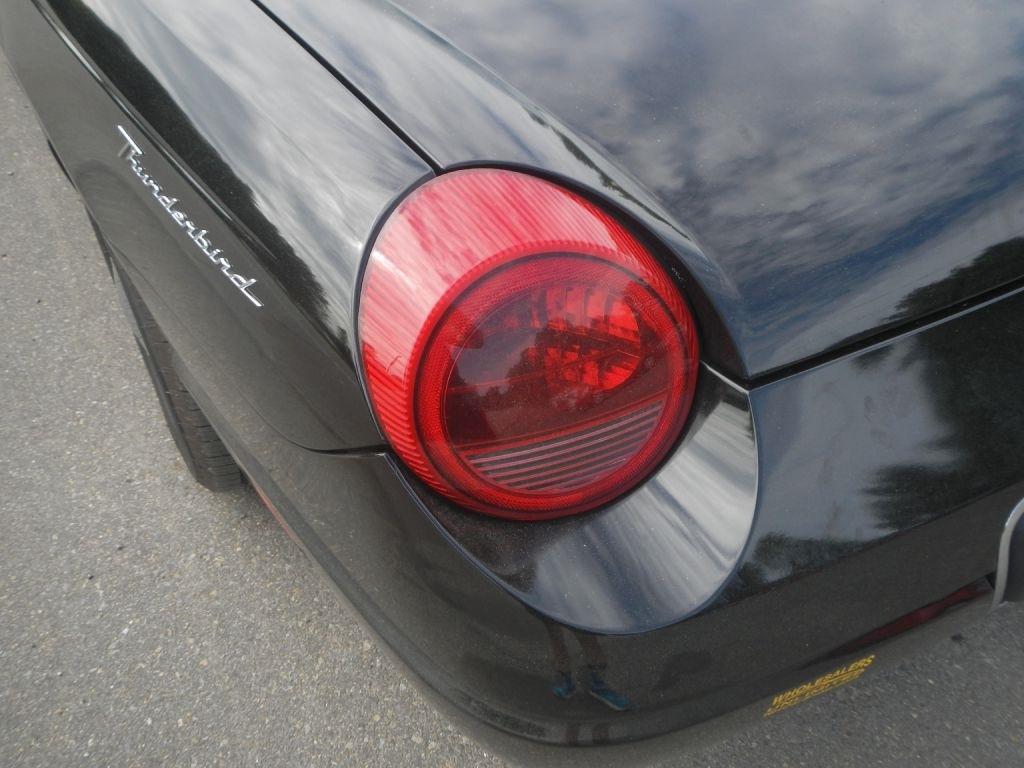 Ford Thunderbird Deluxe 2003