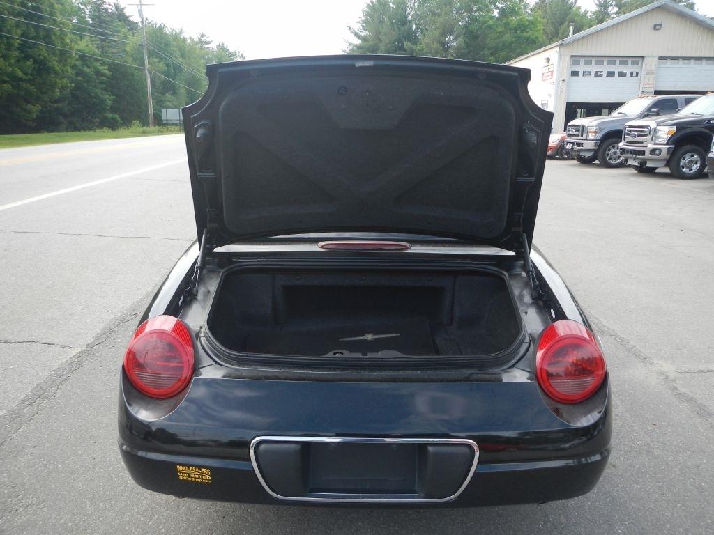 Ford Thunderbird Deluxe 2003