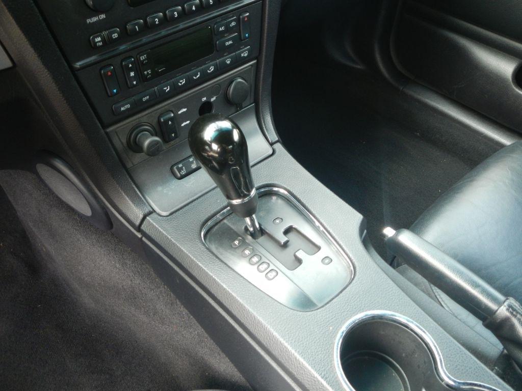 Ford Thunderbird Deluxe 2003