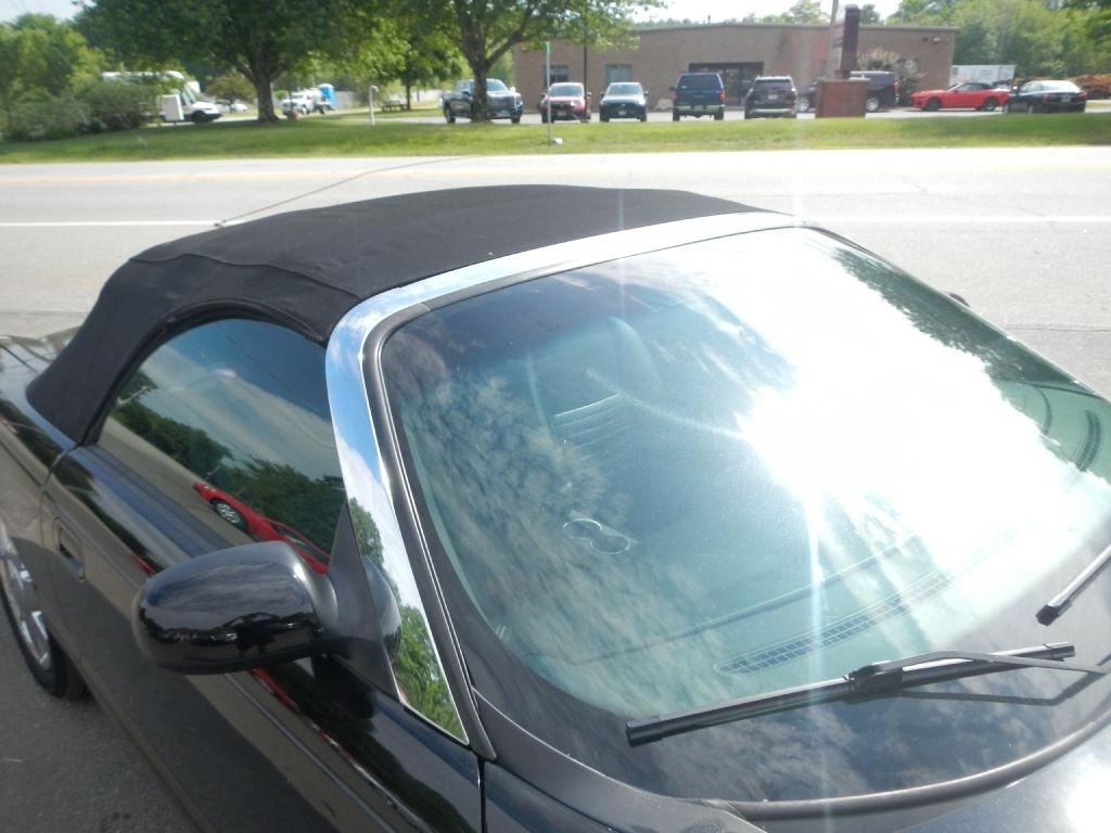 Ford Thunderbird Deluxe 2003