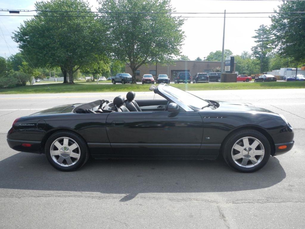 Ford Thunderbird Deluxe 2003
