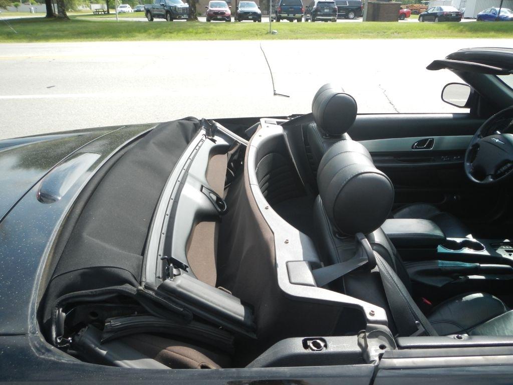 Ford Thunderbird Deluxe 2003