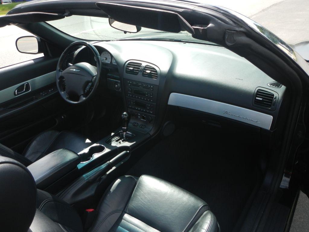 Ford Thunderbird Deluxe 2003