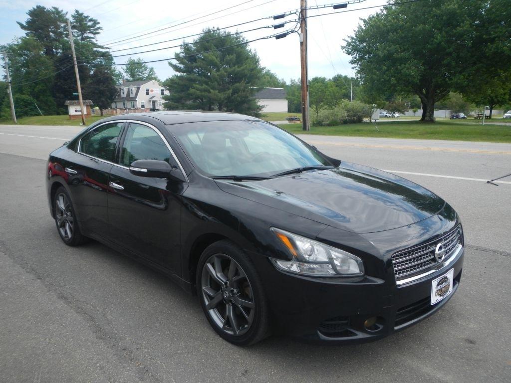Nissan Maxima S 2014