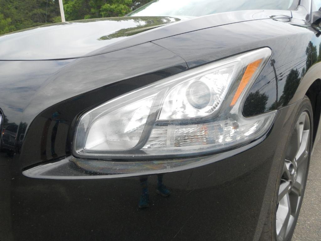 Nissan Maxima S 2014
