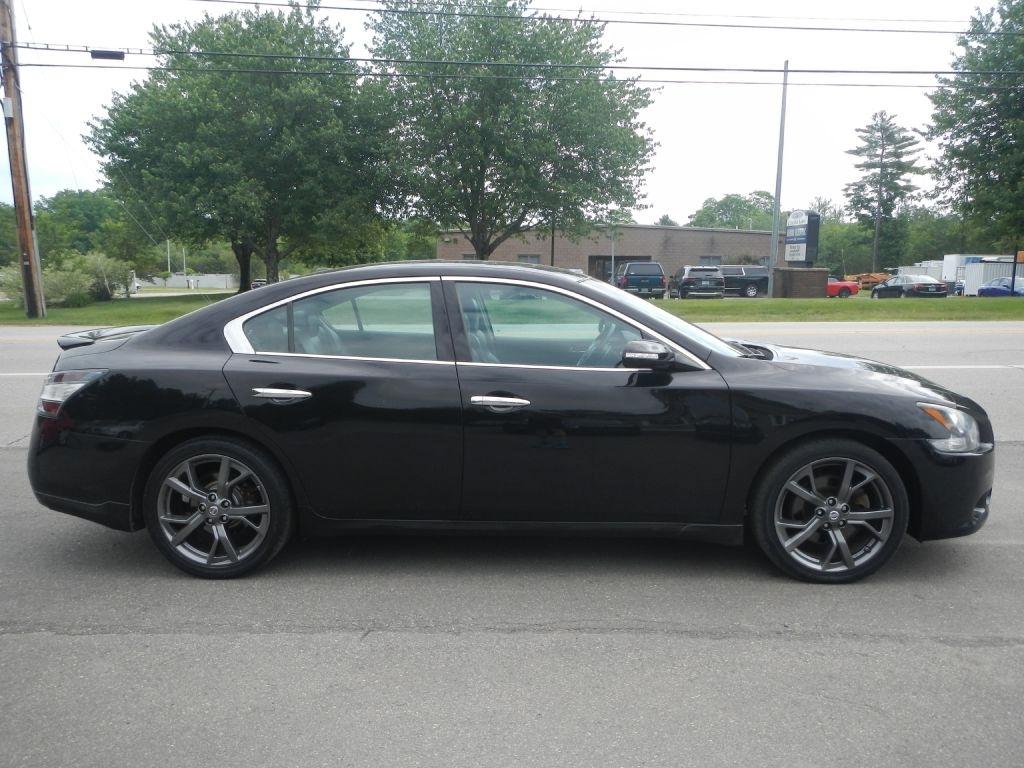 Nissan Maxima S 2014