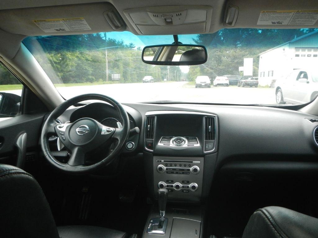 Nissan Maxima S 2014