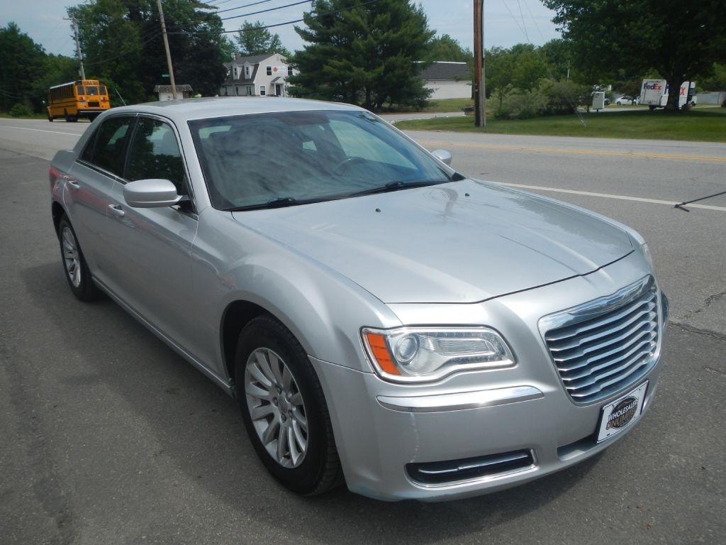 Chrysler 300 Base 2012