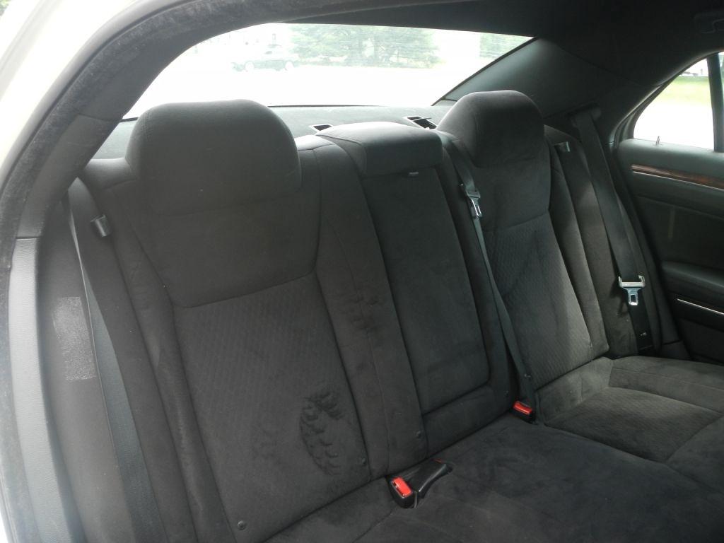 Chrysler 300 Base 2012