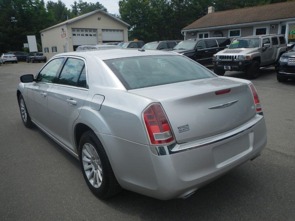 Chrysler 300 Base 2012