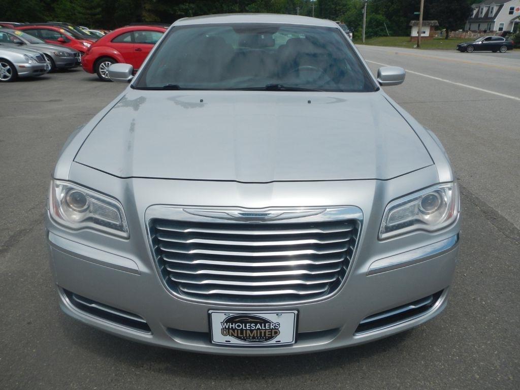 Chrysler 300 Base 2012